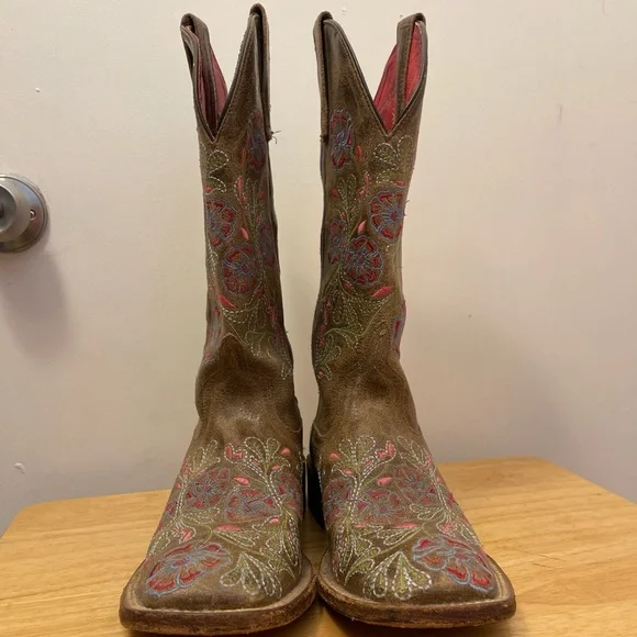Macie Bean Brown Floral Embroidered Cowboy Boots - Picture 3 of 9